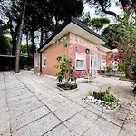 Intera Casa, 100 M Dal Mare, Grande Giardino