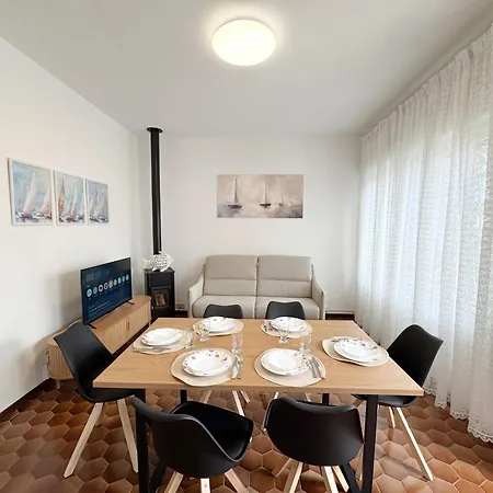 Intera Casa, 100 M Dal Mare, Grande Giardino Villa