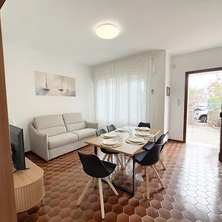 Villa Intera Casa, 100 M Dal Mare, Grande Giardino