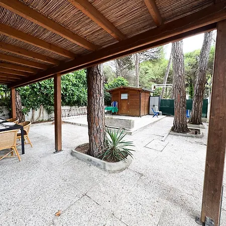 Intera Casa, 100 M Dal Mare, Grande Giardino