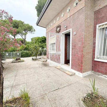 Villa Intera Casa, 100 M Dal Mare, Grande Giardino *