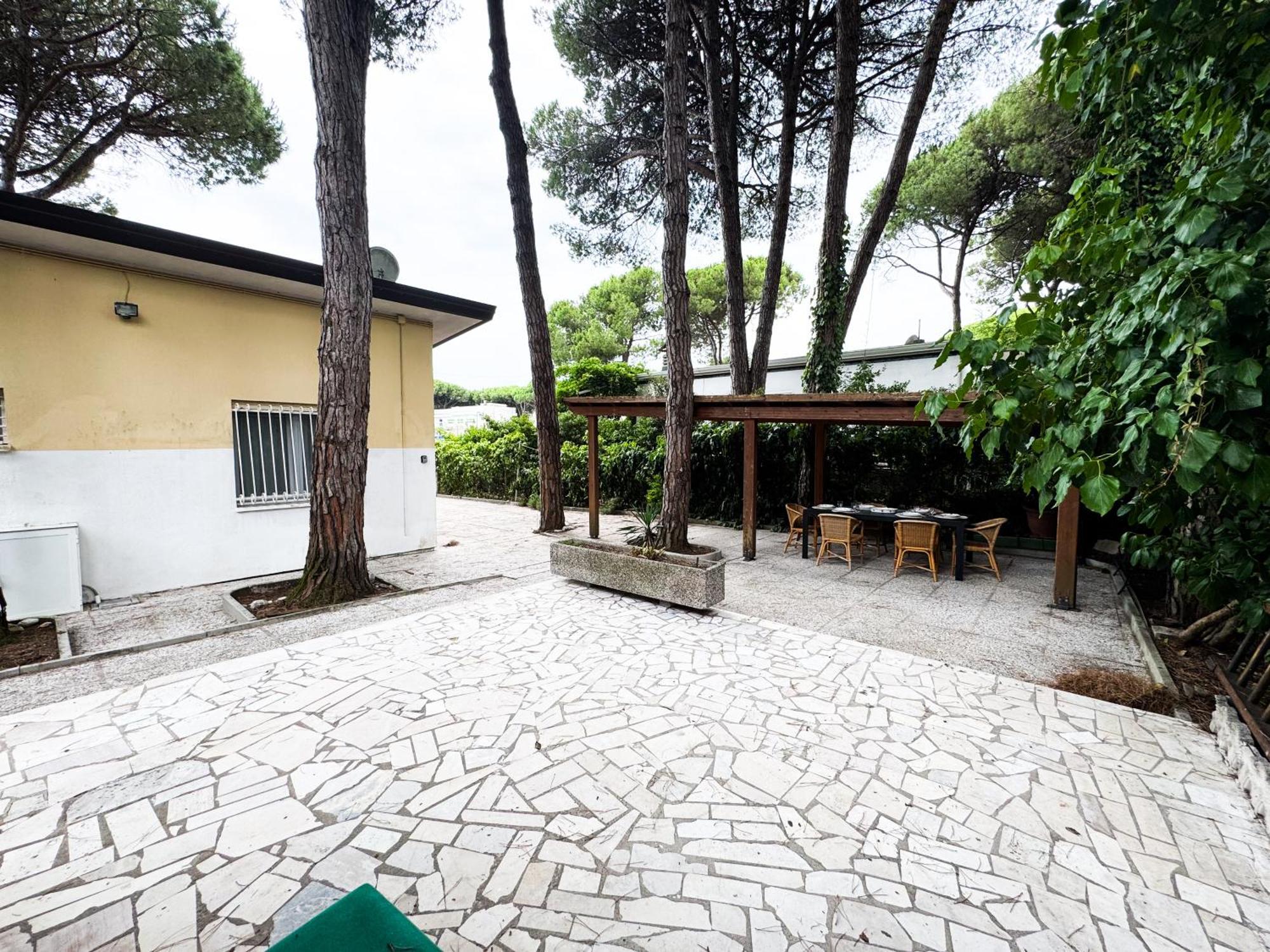 Villa Intera Casa, 100 M Dal Mare, Grande Giardino