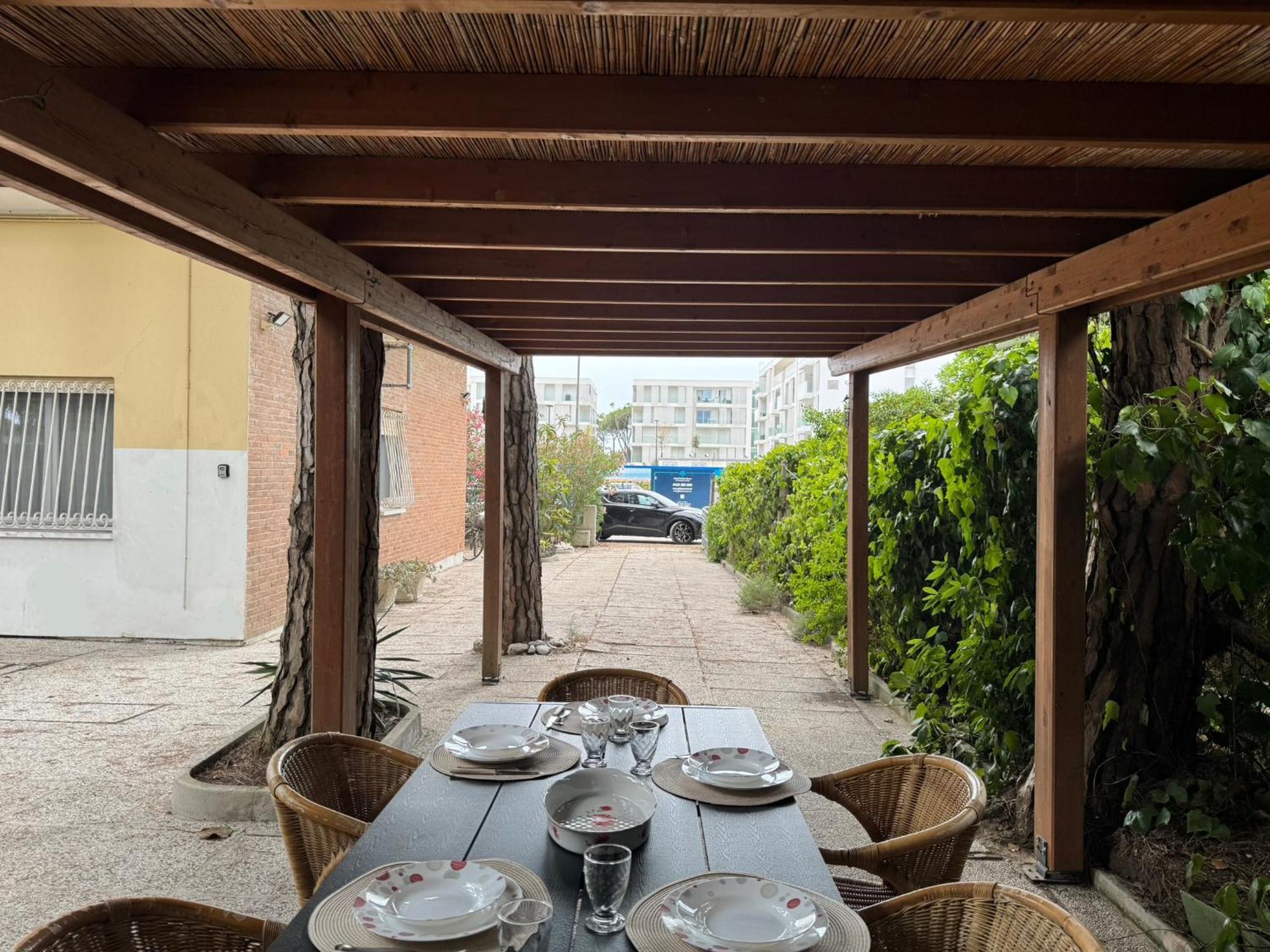 Intera Casa, 100 M Dal Mare, Grande Giardino Villa *